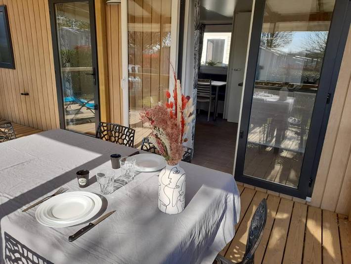 Camping pour 4 personnes, avec jardin et piscine