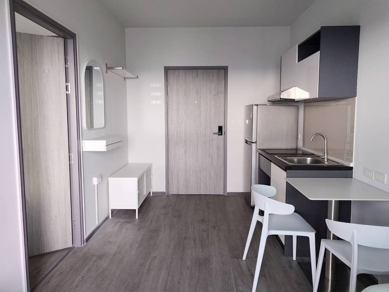 Apartamento entero, Encantador apartamento en Bangkok con vistas a la ciudad, la piscina y el río in Bangkok, Tailandia