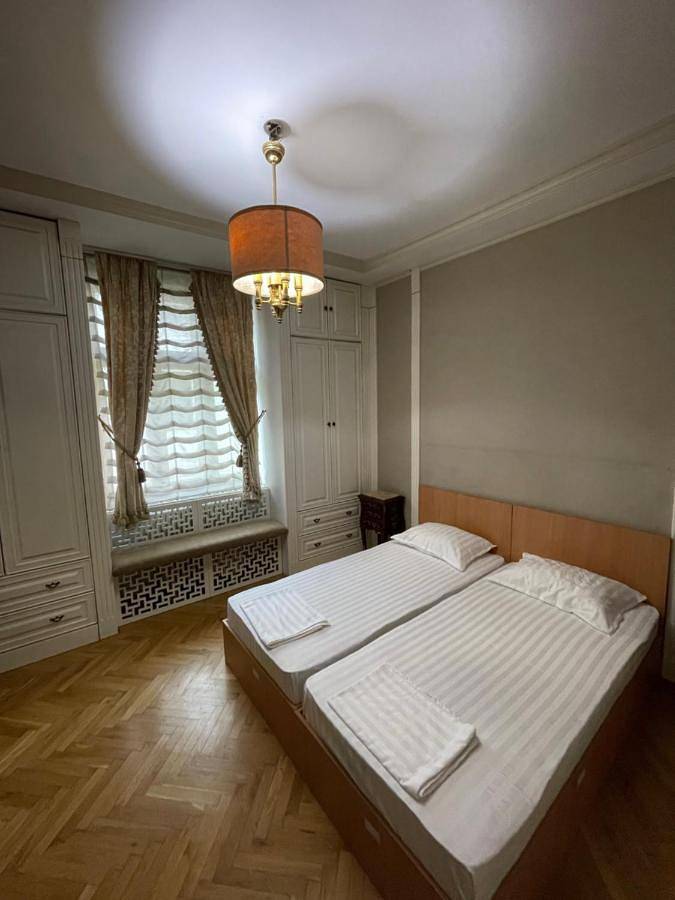 Chambre d’hôte pour 2 personnes, avec jardin et terrasse à Bucarest