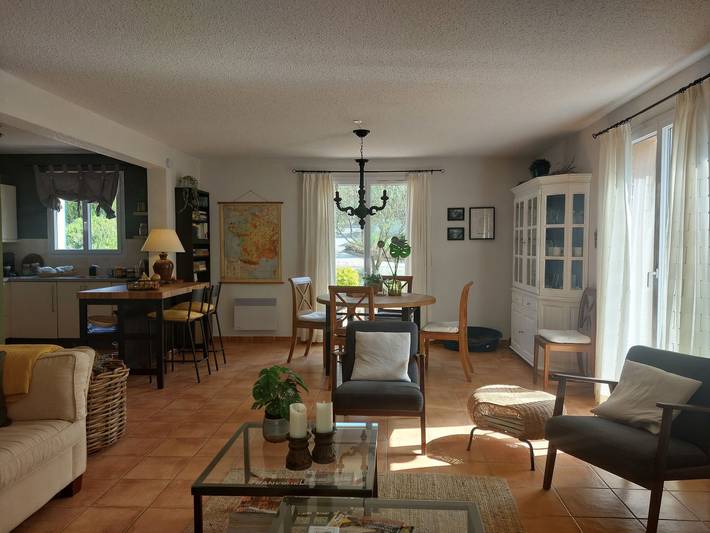 Location de vacances pour 6 personnes, avec terrasse et jardin à Nans-les-Pins - 4