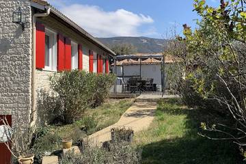 Gîte pour 5 personnes, avec piscine à Roche-Saint-Secret-Béconne