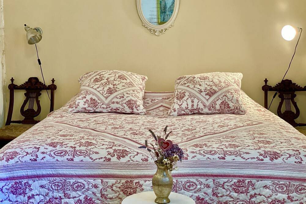 Appartement entier, Charming Romantic Tower in Chateau Estate in Ocquerre, Seine-et-Marne