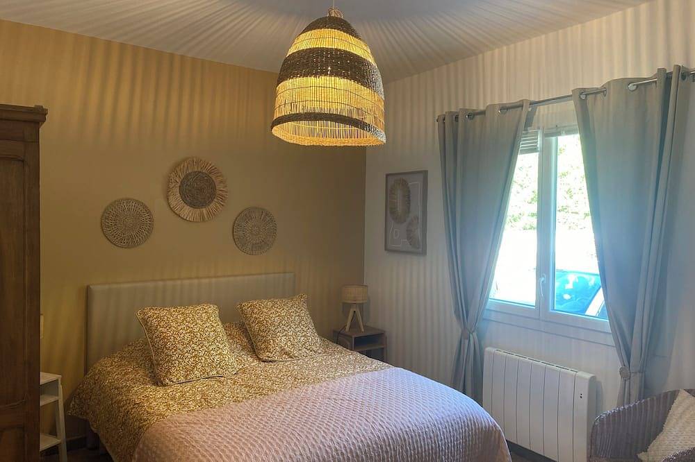 Typical Southern villa with swimming pool, near Montpellier and the beaches in Saint-Vincent-de-Barbeyrargues, Montpellier region