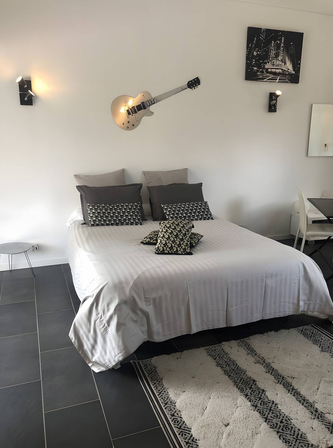 Entire studio, Studio Apartment 'Les Oliviers' with Sea View, Wi-Fi and Air Conditioning in Grosseto-Prugna, Ajaccio region