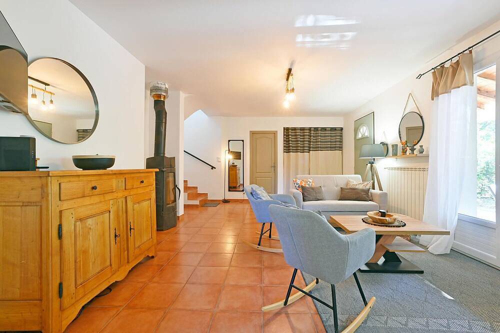 Hermosa casa de 3 dormitorios en Barjac in Barjac, Región de Alès