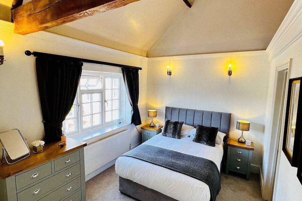 Apartamento entero, Pool House -Vista a la Piscina-Apartamento-Firma-Baño Privado in Woking, Surrey