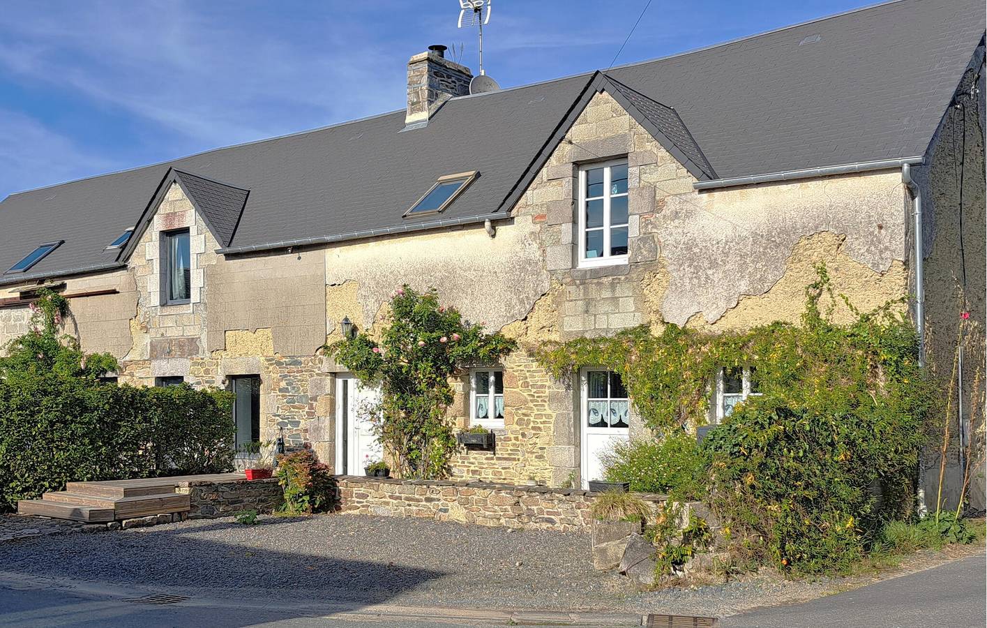 Appartement confortable avec jardin et WiFi près de la plage in Bricqueville-sur-Mer, Région de Coutances