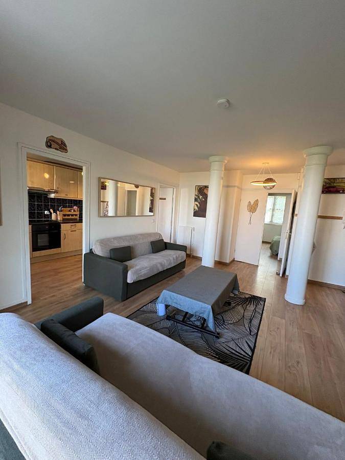 Appartement entier, El Cubanito Athéna - Résidence de Standing - 2 Chambres - 4 Couchages - 8 Personnes Max - Parking Privé - Gare à 8 min in Cergy, Val-d'Oise