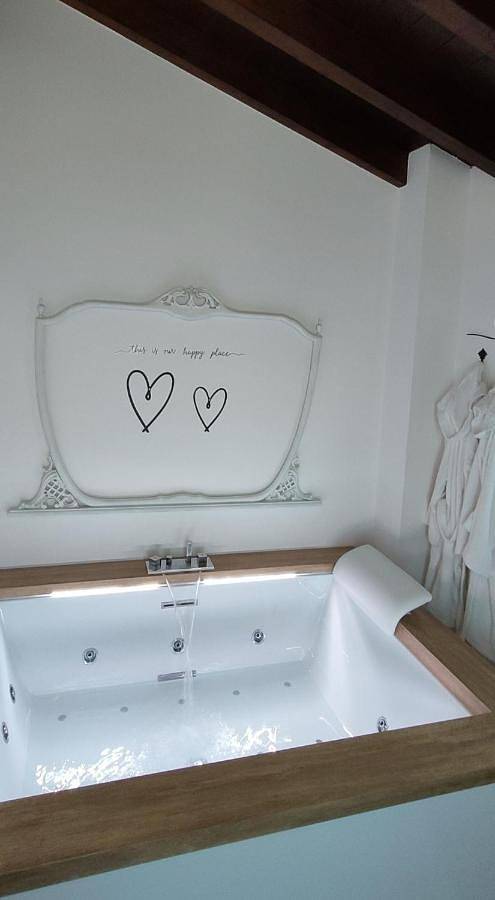 Location de vacances pour 3 personnes, avec jacuzzi ainsi que terrasse et jardin à Cupello