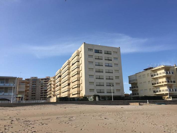 Gîte pour 4 personnes, avec jardin ainsi que piscine et vue, animaux acceptés dans Mareny Blau - 3