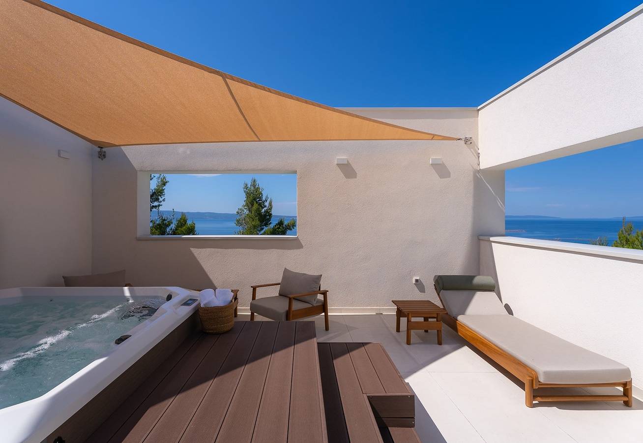 Meerblick Villa C – Exklusive Villa mit 4 Schlafzimmern, jeweils mit eigenem Bad, in Podstrana   in Podstrana, Split-Dalmatien