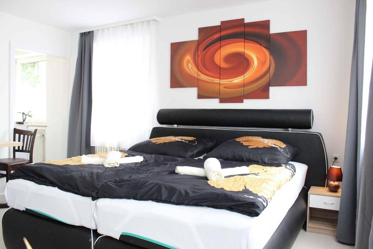 Double Room with Shared Bathroom in Kassel, Hessisches Bergland