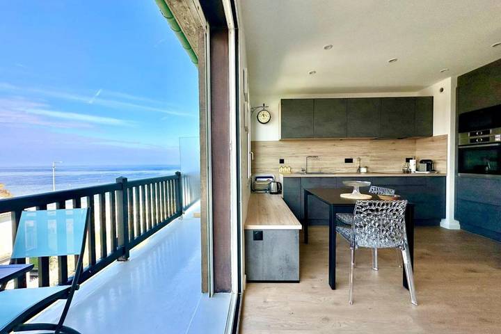 Gîte pour 2 personnes, avec balcon dans Office De Tourisme De Blonville Benerville Tourgeville