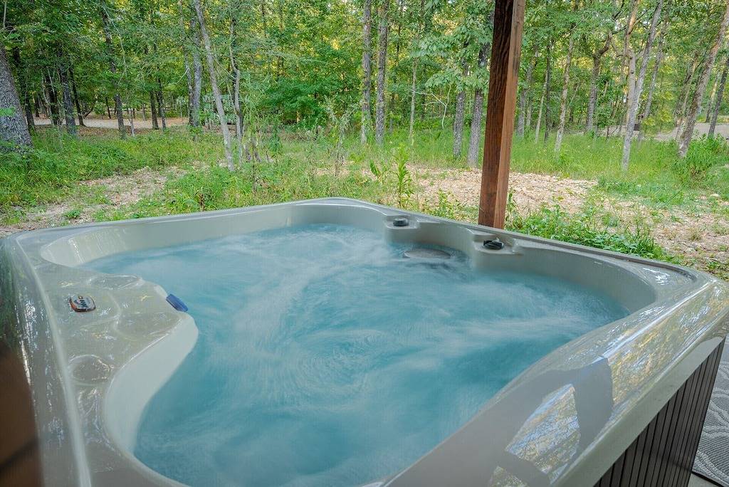 ** Brandneue Kabine Im Jahr 2019 Gebaut ** in Broken Bow, Broken Bow Lake