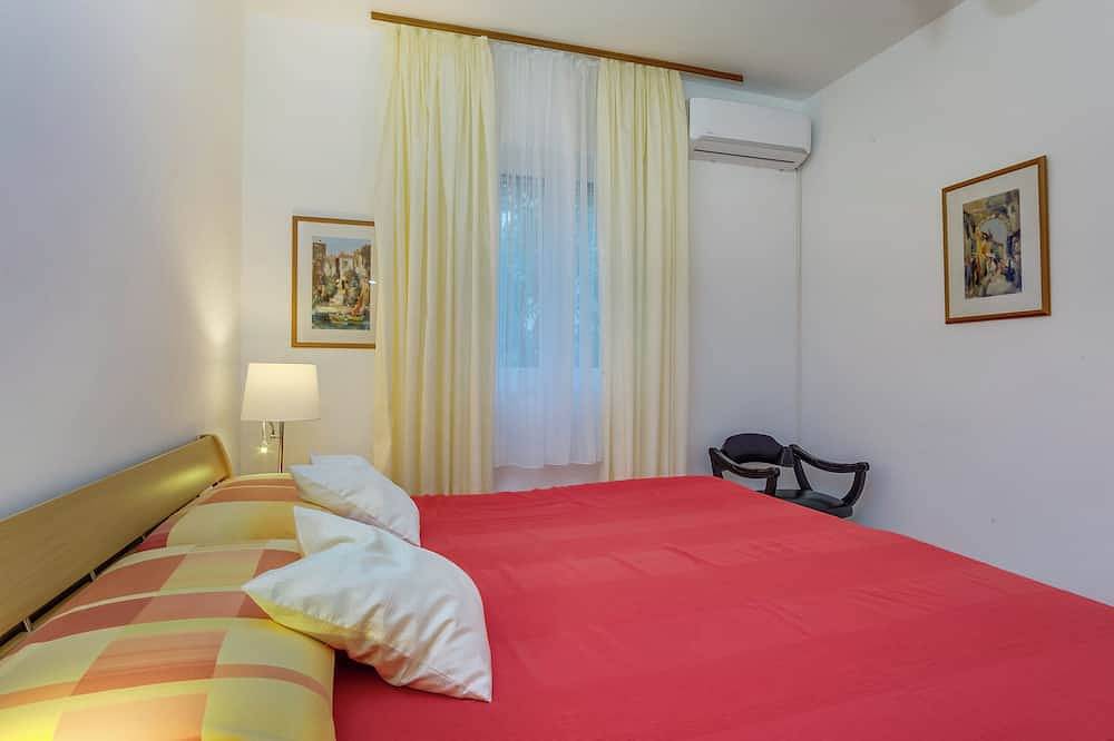 Ganze Wohnung, Fewo mit Meerblick, großer Terrasse, Garten, Parkplatz, Klima in jedem Zimmer in Mali Lošinj, Lošinj