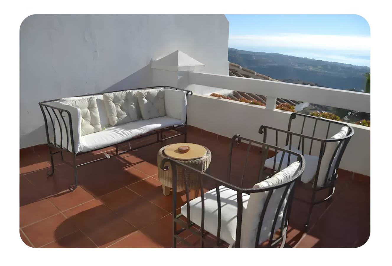 Entire apartment, Apartment 'Siete Colores Rincón De La Victoria' with Sea View, Shared Pool and Private Terrace in Rincón de la Victoria, Costa del Sol