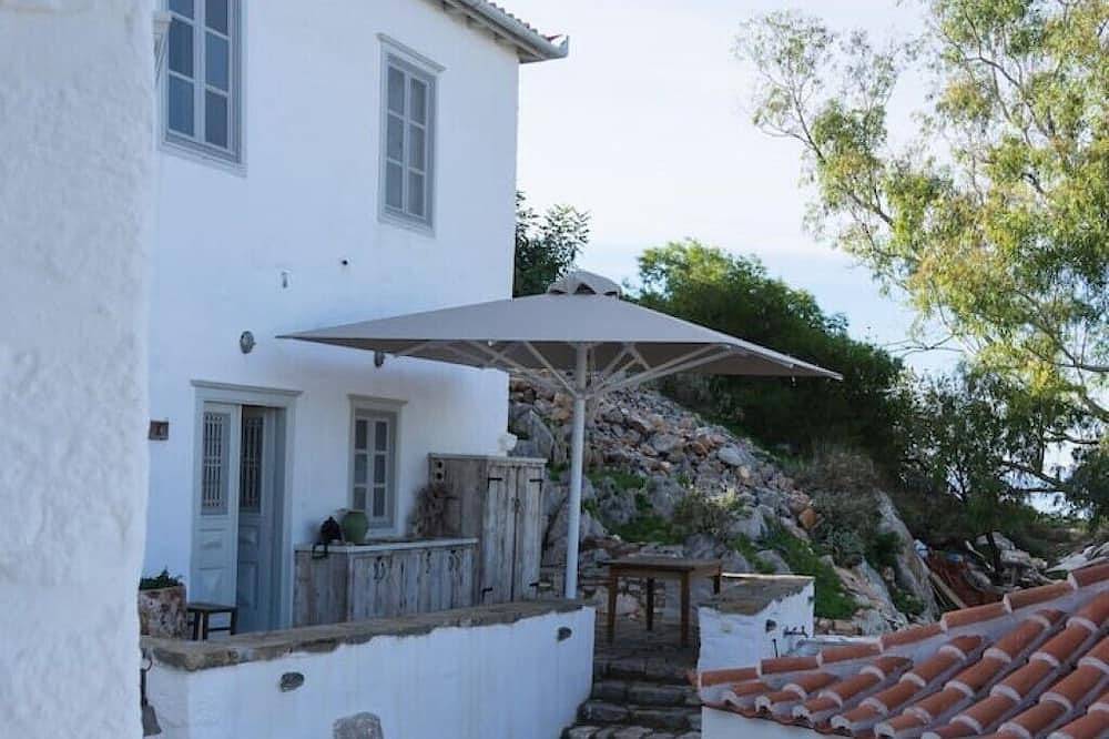 Hydra Homesteads in Hydra