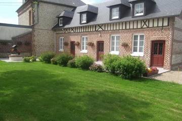 Gîte pour 8 personnes, avec terrasse et jardin à Écrainville