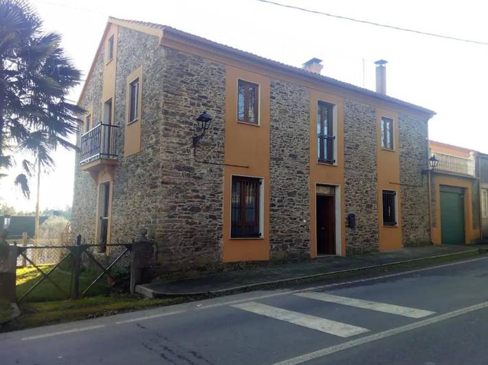 Casa rural para 8 personas, con Terraza además de Jardín y Piscina en Touro 
