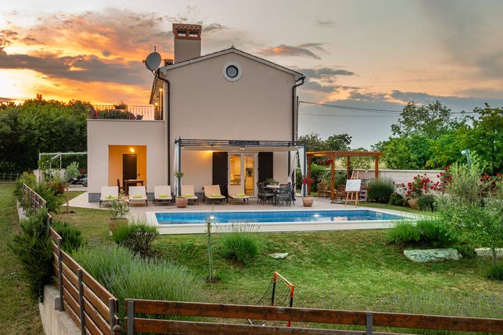 Villa voor 8 personen, met terras en zwembad, met huisdier - 1