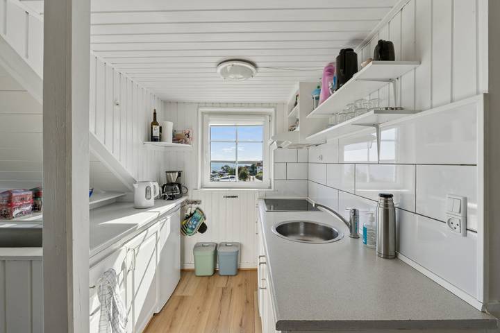 Ferienhaus mit Meerblick für 6 Personen, mit Garten und Ausblick sowie Balkon auf Bornholm - 3
