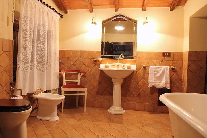 Casa di campagna, recentemente restaurata, con piscina e vista panoramica in Camaiore (Toscana), Riviera Toscana