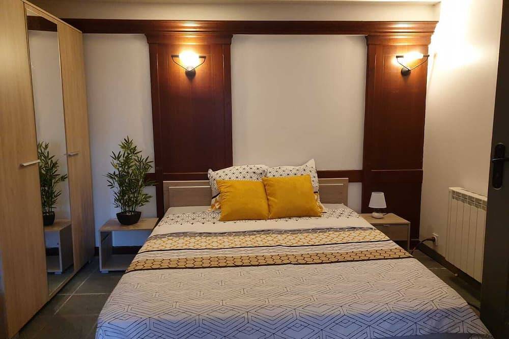 Appartement entier, Appartement Maison avec Spa 6 personnes proche mer in Hôpital-Camfrout, Région de Brest
