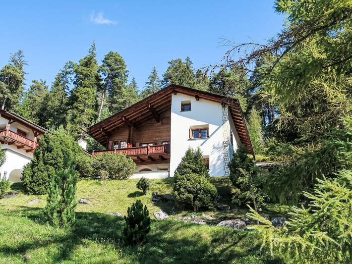 Ferienhaus für 7 Personen, mit Garten und Terrasse sowie Ausblick und Sauna in Laax