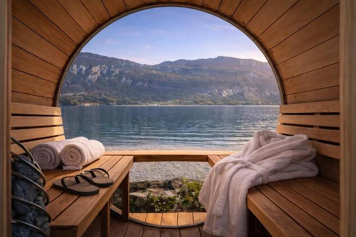 Location de vacances pour 8 personnes, avec terrasse ainsi que sauna et jardin, animaux acceptés dans Plage De La Chatiere Conjux - 2