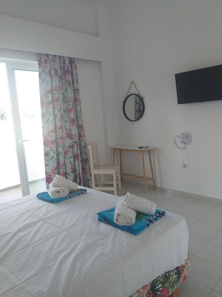 Gîte pour 2 personnes, avec jardin ainsi que piscine et balcon à Faliráki - 4