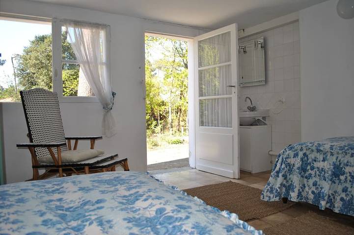 Royan Ravissante maison dans les pins à 400 m de la plage, quartier du Parc in Saint-Georges-de-Didonne, Côte de Beauté