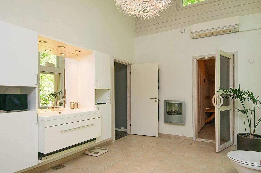 Luxury Spa Retreat in Thorsager - By Traum Ferienwohnungen in Rønde, Djursland