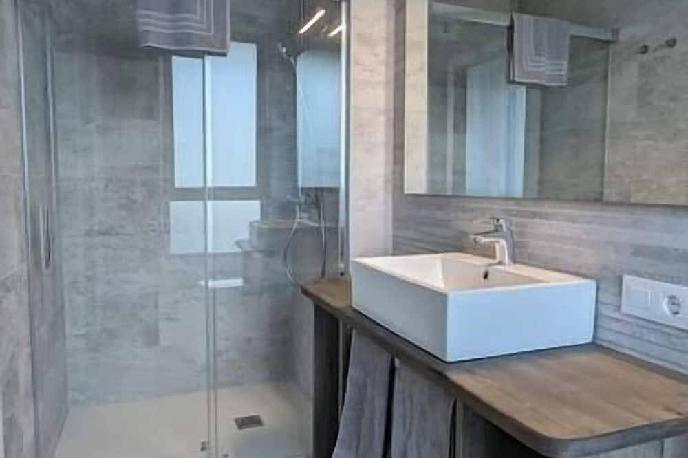 Apartamento entero, Hydros Ter Ripoll Hut in Ripoll, Pirineo Catalan