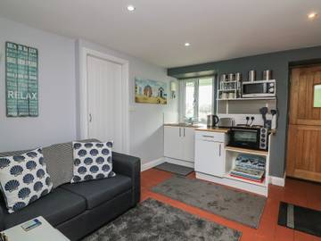 Holiday Home for 2 People in Brixham, Torbay, Photo 2