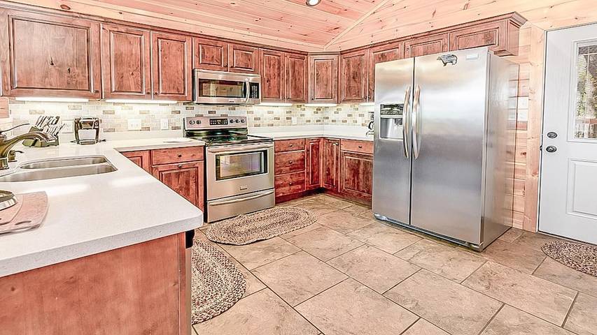 Glamping for 10 people, with hot tub and pool as well as terrace in Gatlinburg