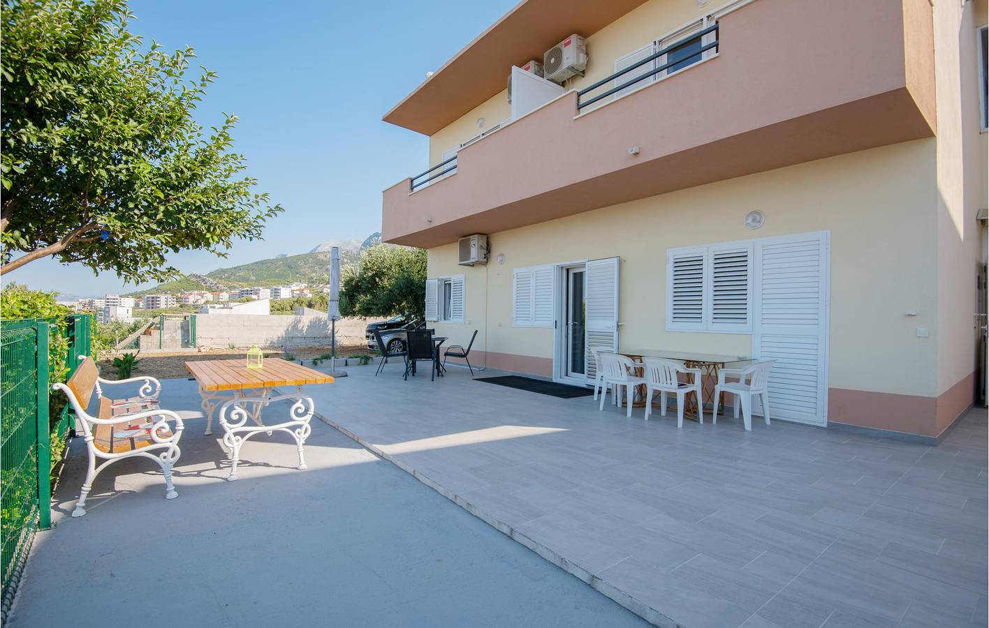 Appartement de vacances entier, Appartement confortable avec vue sur la mer à Makarska, avec terrasse et parking gratuit in Makarska, Makarska riviera