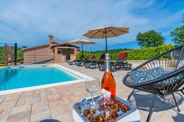 Villa for 5 People in Pićan, Central Istria, Photo 2