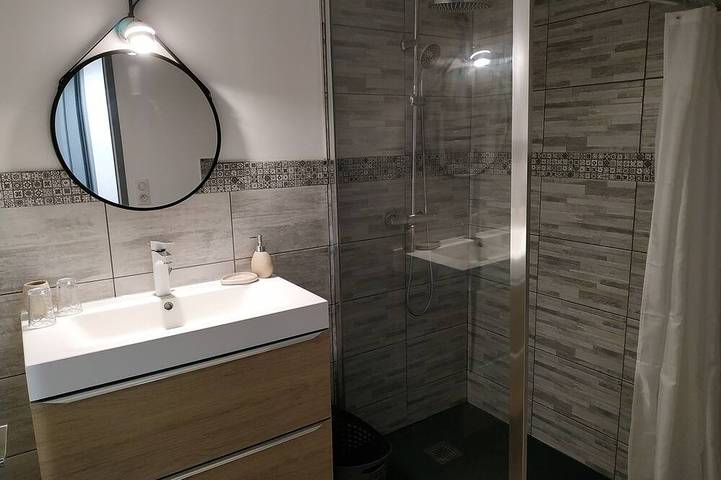 Location de vacances pour 2 personnes, avec jardin ainsi que terrasse et jacuzzi à Berson - 4