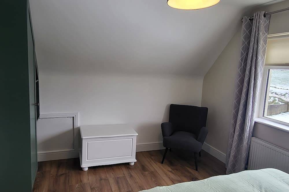 Four bedroom country cottage with scenic views in County Cork