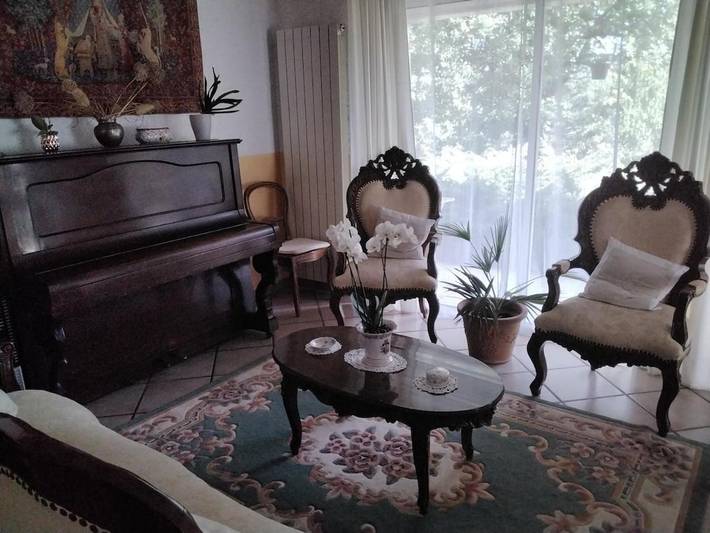 Location de vacances pour 6 personnes, avec Balcon et Terrasse ainsi que Jardin et Piscine à Molières-Cavaillac