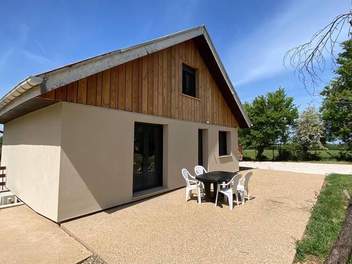 Location de vacances pour 8 personnes, avec Terrasse ainsi que Jardin et Vue à Montlay-en-Auxois