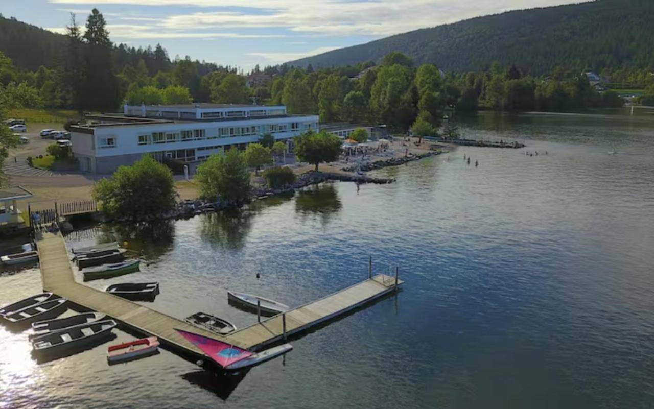 Appart'Hôtel Lido au bord de l'eau in Lac de Gérardmer, Gérardmer