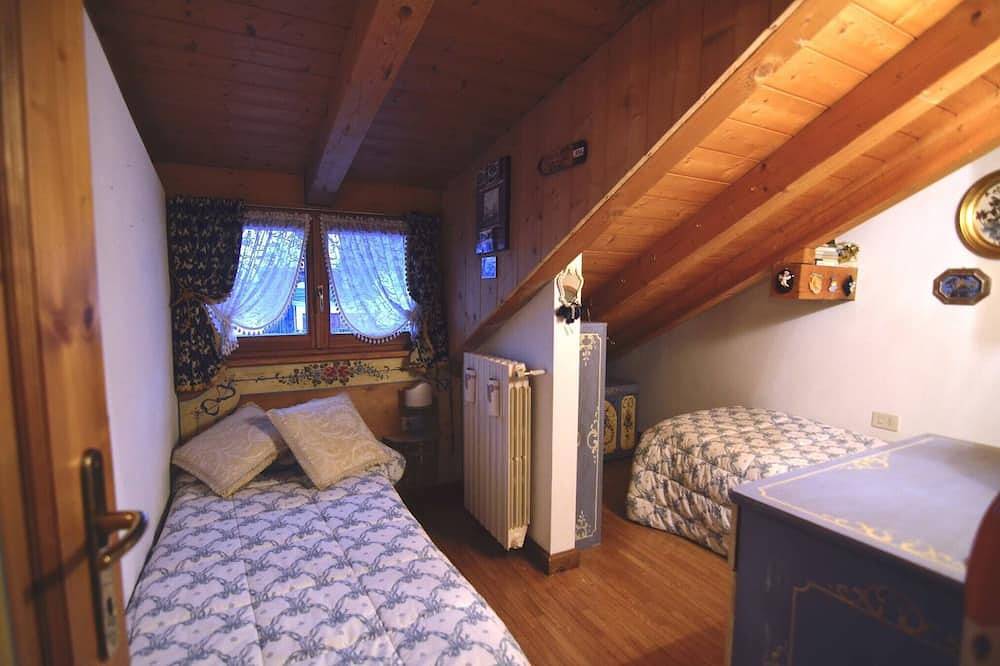 Appartamento intero, Mansarda accogliente in centro a San Vito in San Vito di Cadore, Dolomiti Superski