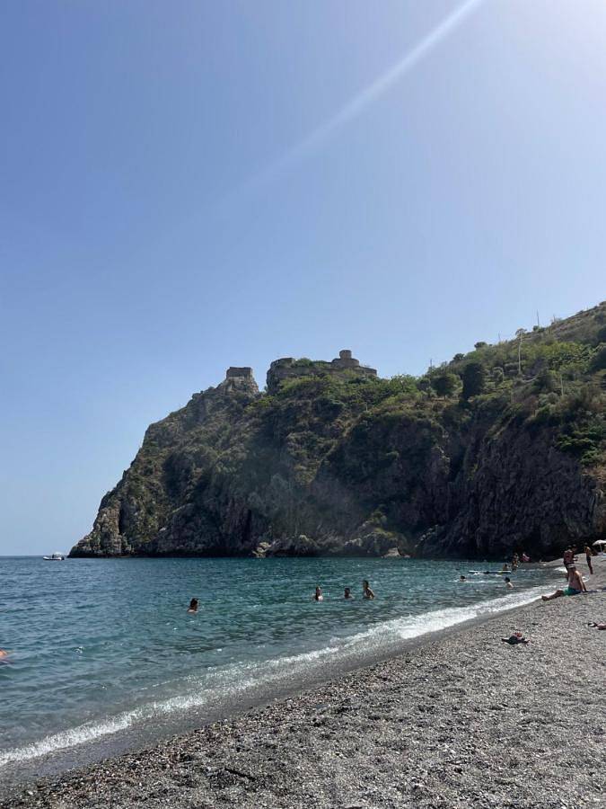 B&b per 2 persone, con Balcone e Terrazza a Sant'Alessio Siculo
