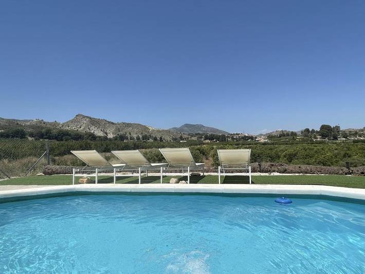 Casa de vacaciones para 10 personas, con jardín además de piscina y vistas - 1