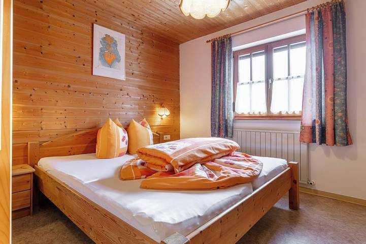 Ferienwohnung für 4 Personen, mit Terrasse und Garten in Kaunerberg - 2