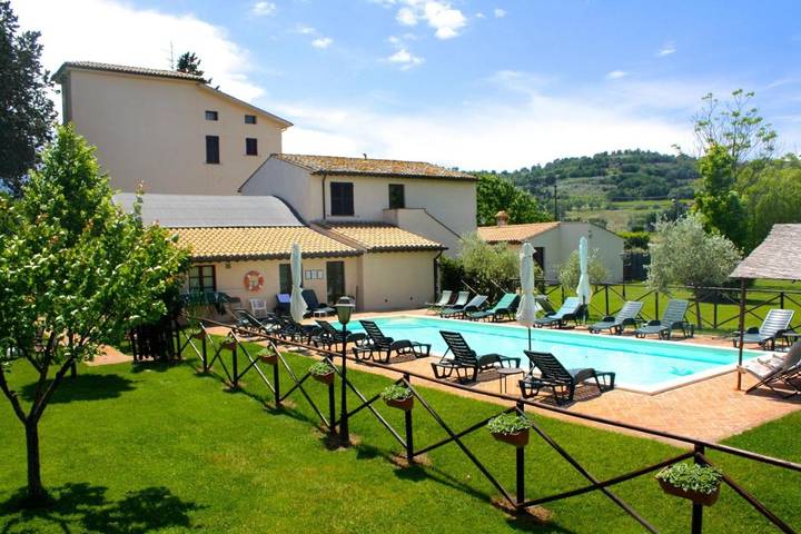 Maison de campagne pour 4 personnes, avec vue et sauna ainsi que jardin et piscine à Bevagna - 2