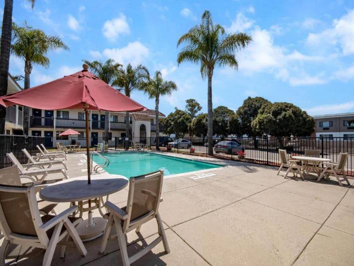 Ganze Wohnung, Ms6 Lompoc | 2 Queensize-Betten | Ada/Badewanne in Lompoc, Santa Barbara County