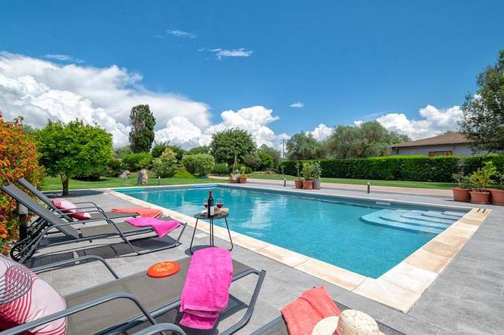 Ferienhaus für 6 Personen, mit Pool und Garten