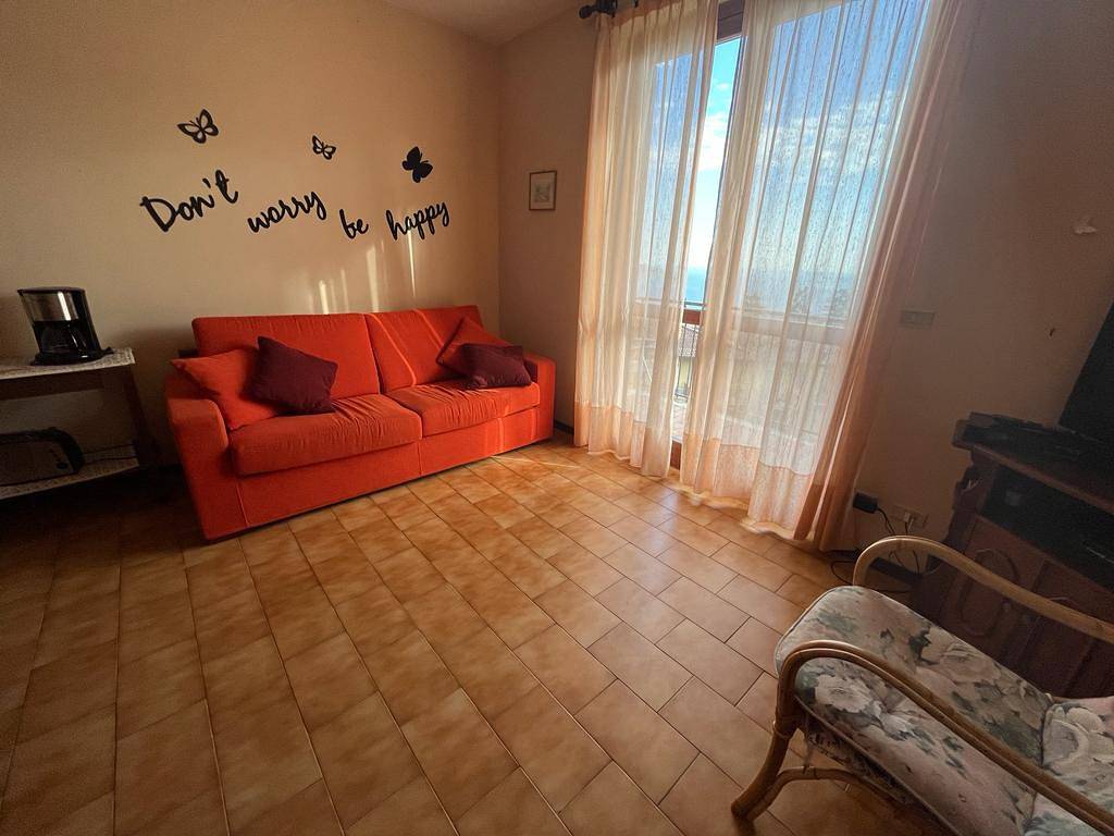 Ganze Wohnung, Ferienwohnung Tiziano mit herrlichem Seeblick in Gardola, Tignale